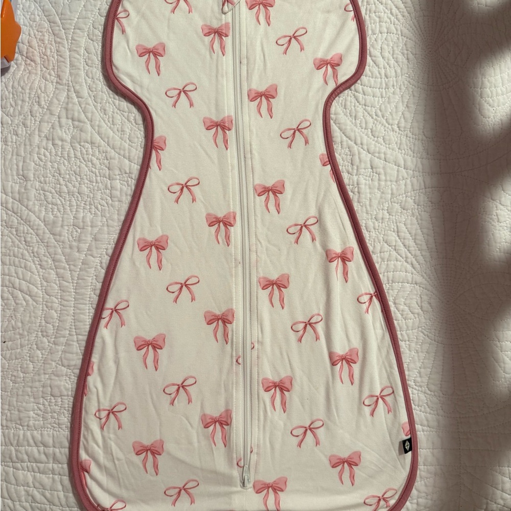 Kyte BABY Pink Bow Swaddle